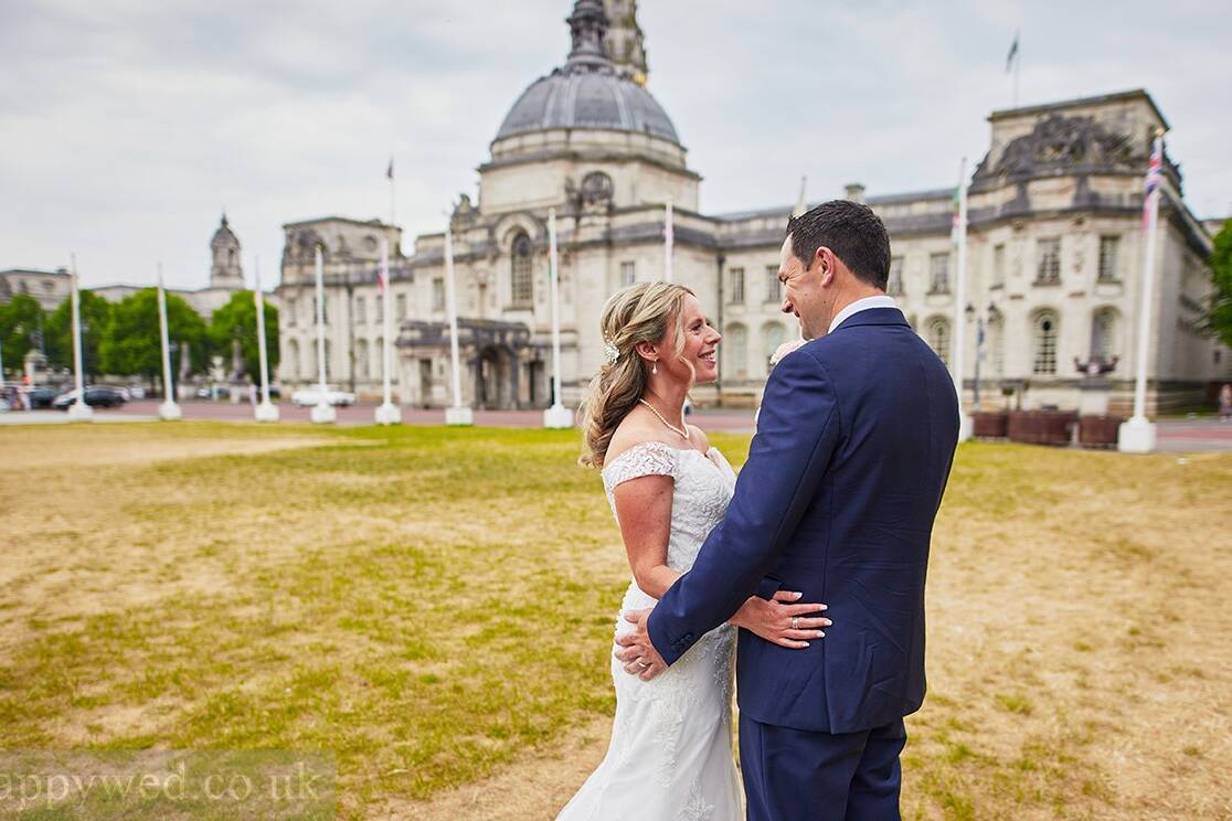 Cardiff city hall weddings