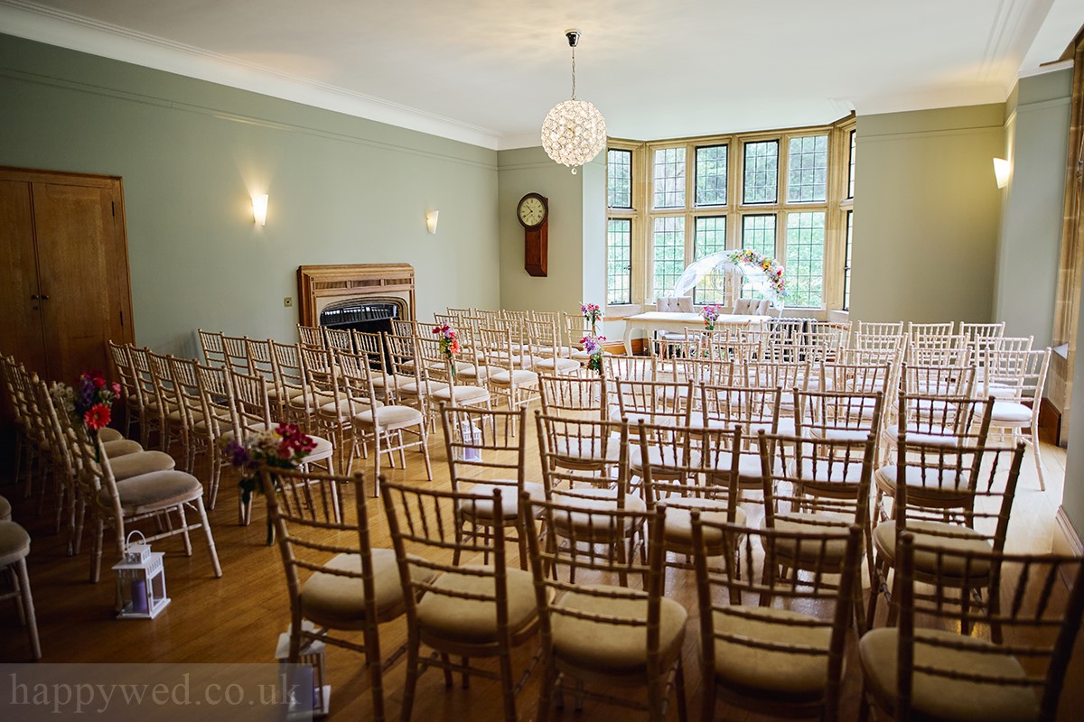 Coombe lodge ceremony set up
