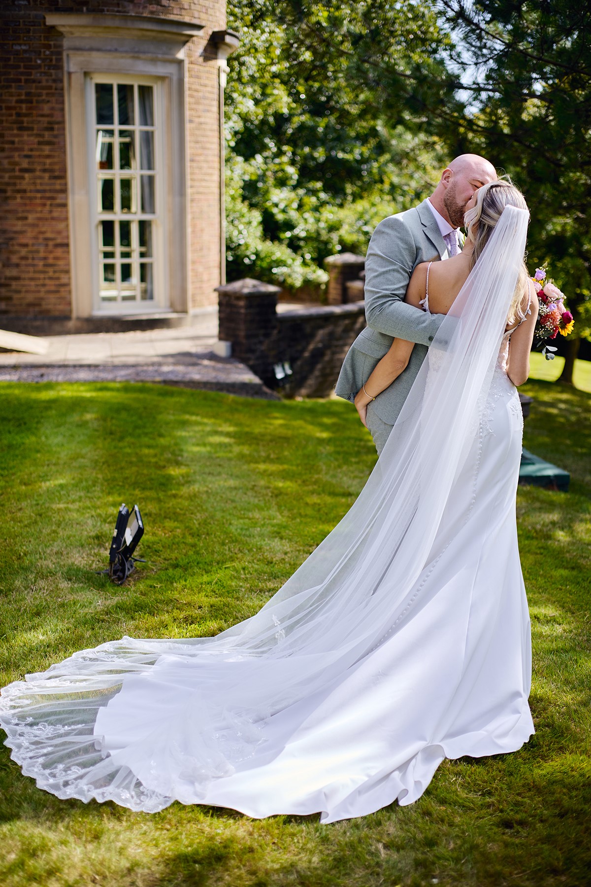 Best De Courceys Manor wedding photographers