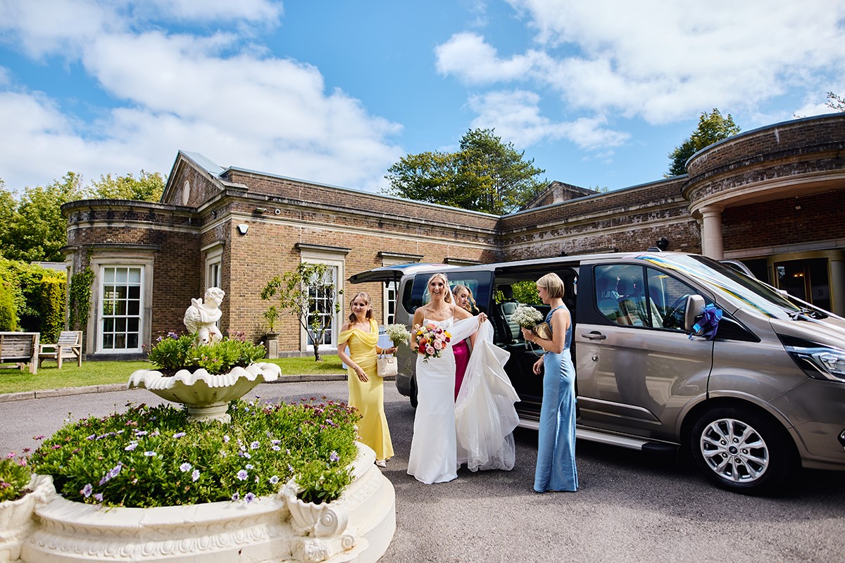 Best De Courceys Manor wedding photographers