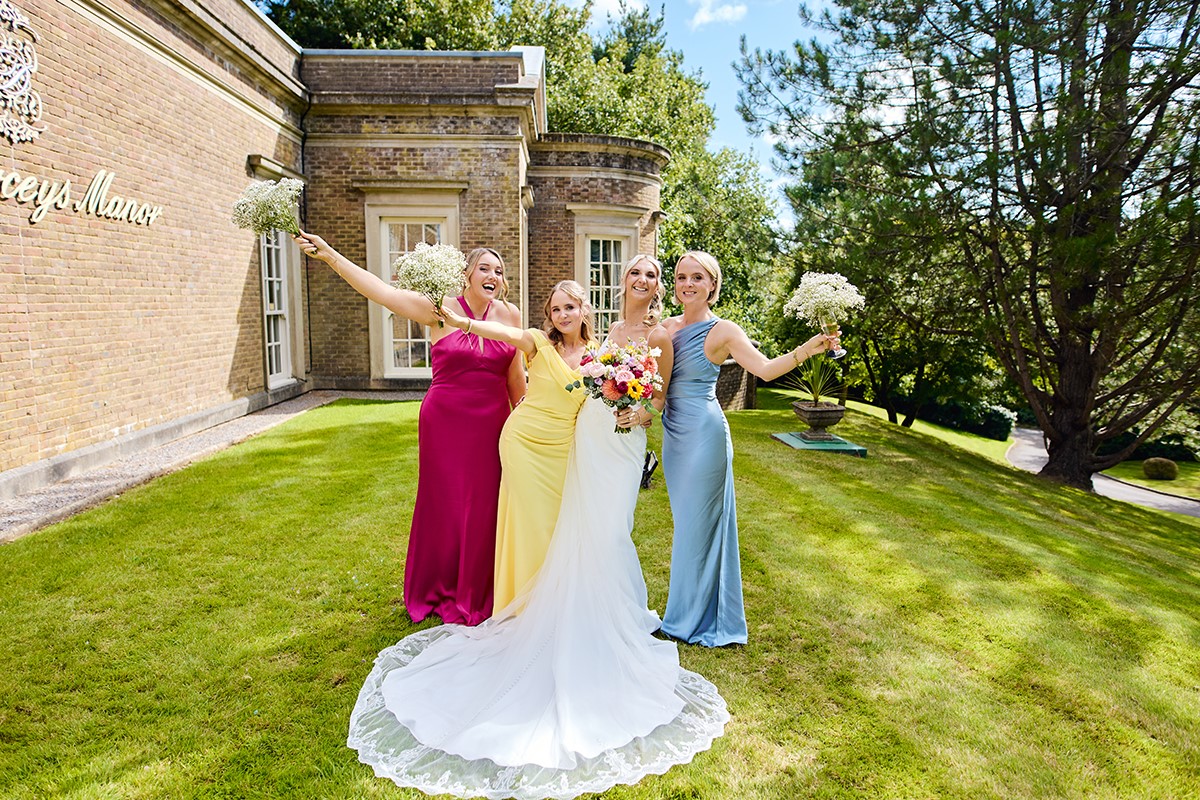 Best De Courceys Manor wedding photographers