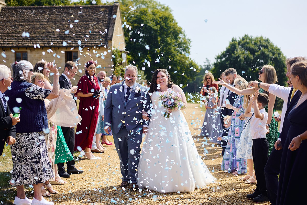 Bowood hotel confetti photos