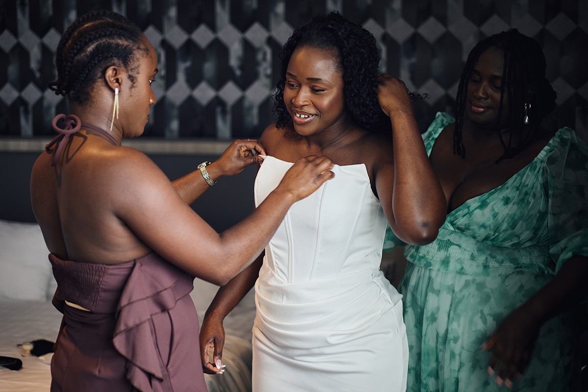bride and groom getting ready at the Mercure Hotel Newport