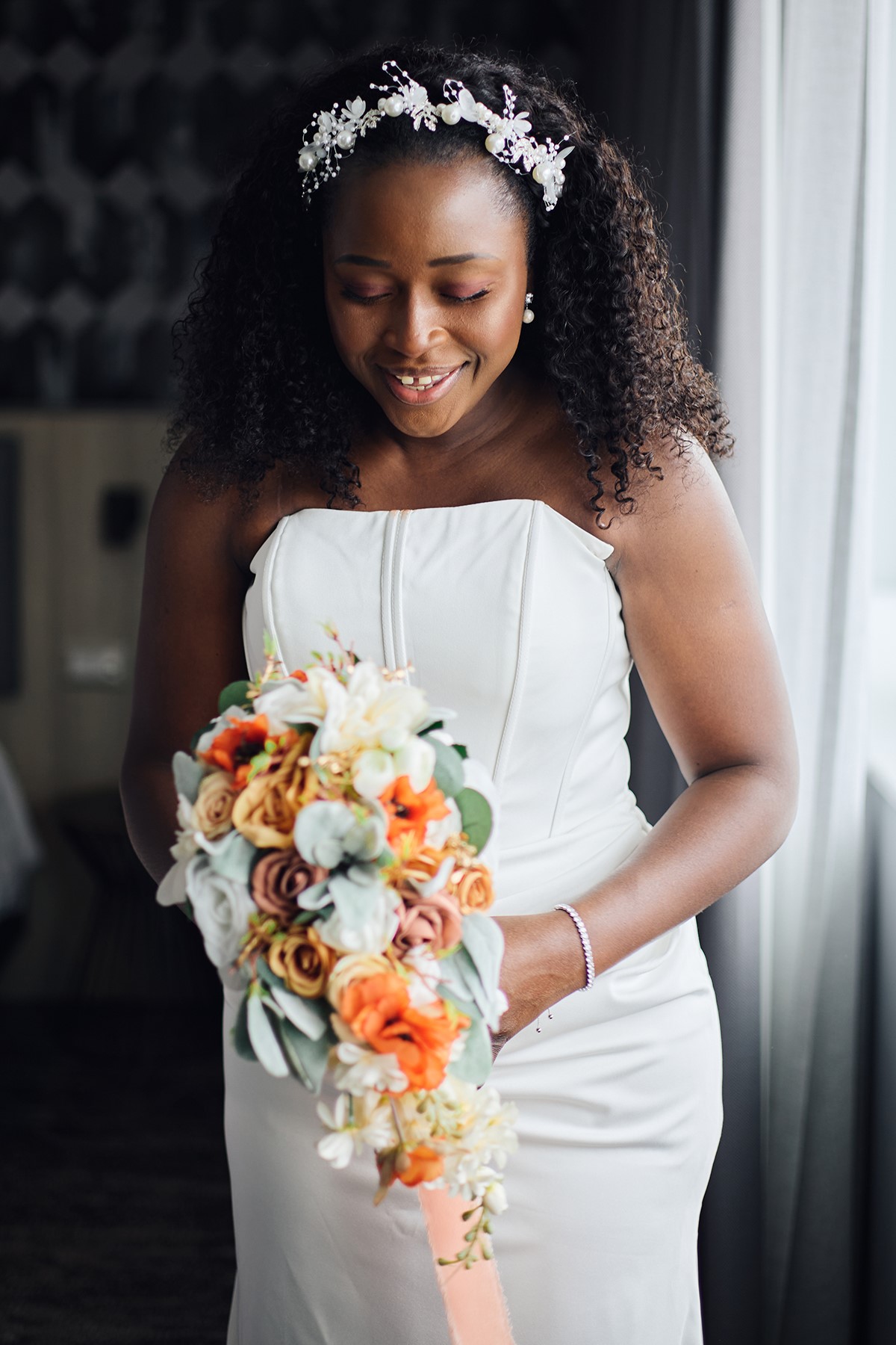 bride and groom getting ready at the Mercure Hotel Newport