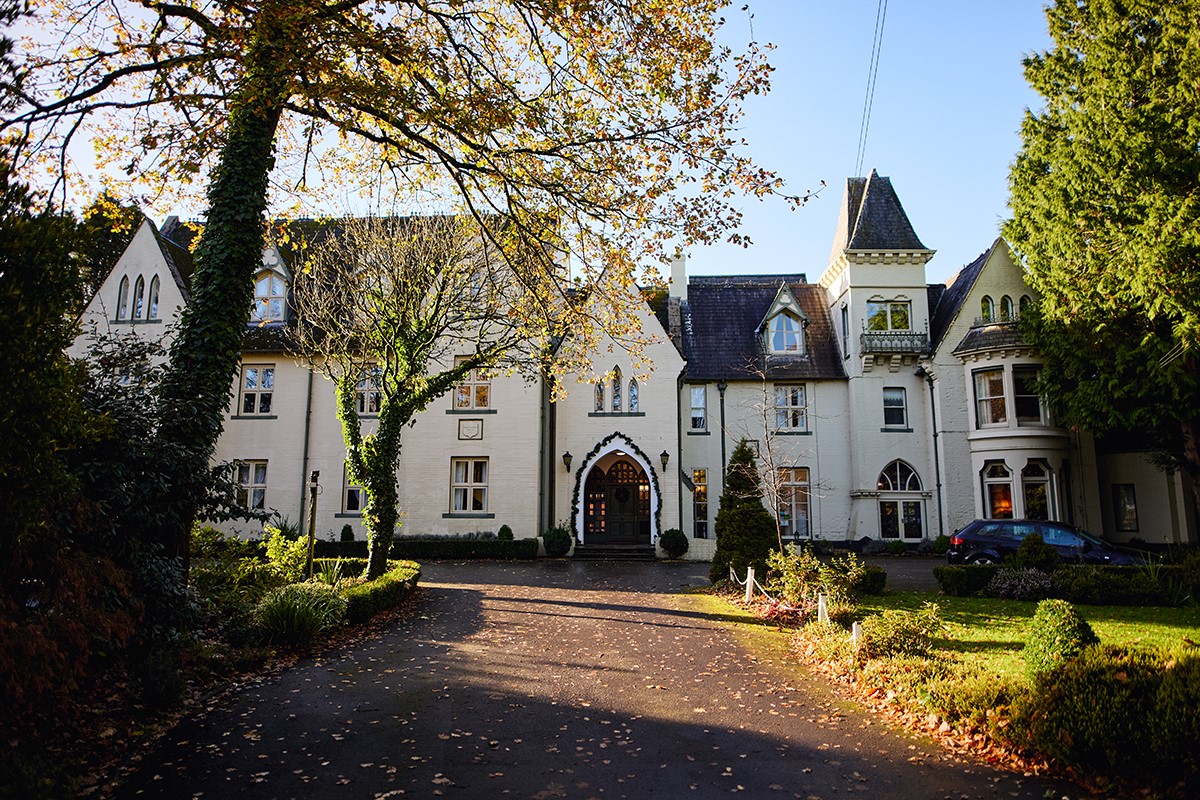 The Glen Yr Afon House Hotel