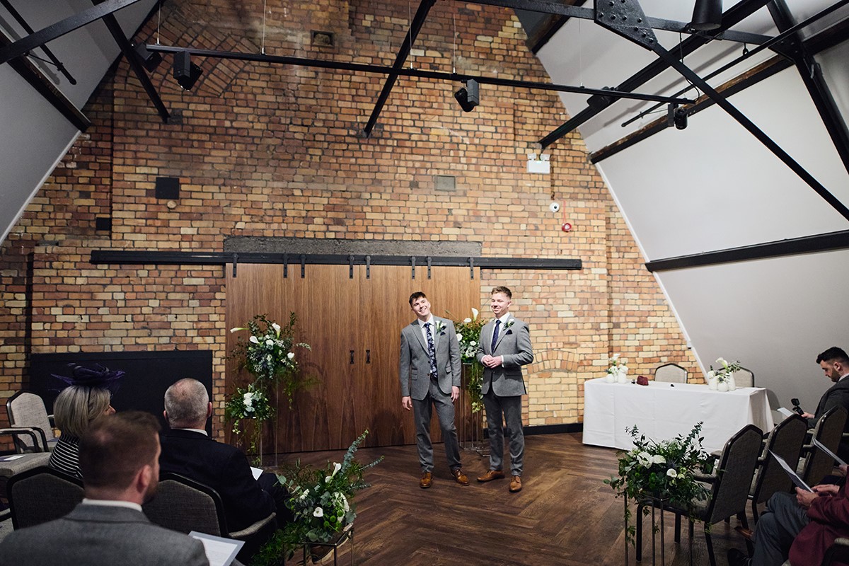 The Parkgate hotel Cardiff Telegraph room wedding ceremony photos