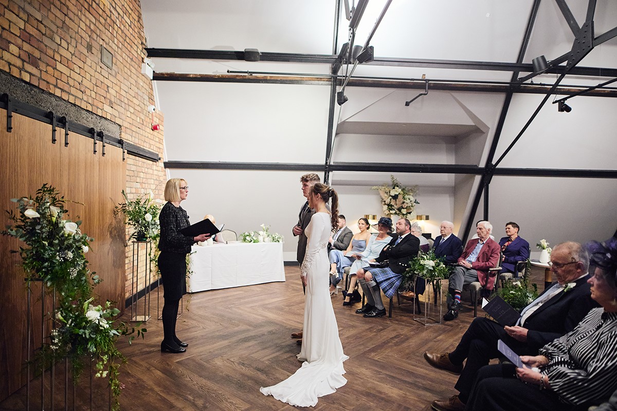 The Parkgate hotel Cardiff Telegraph room wedding ceremony photos