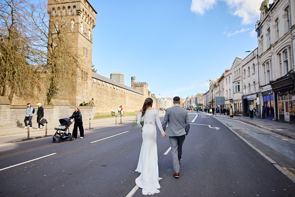 Cardiff Castle newlyweds portraits