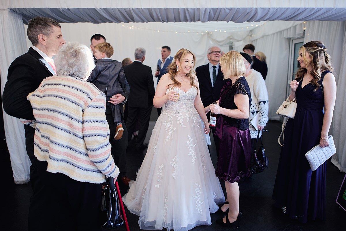 relaxed candids of the guests